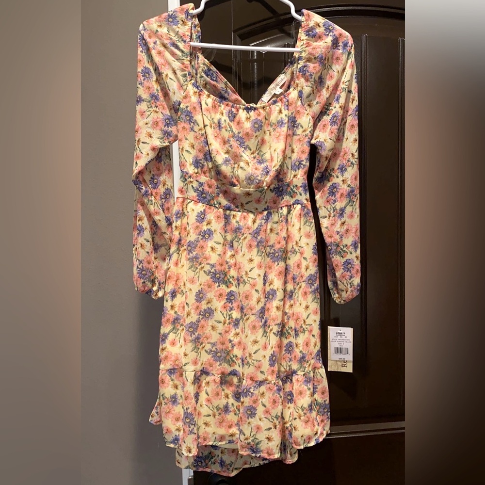 Rewind (Kohls) Open Back Floral Dress
